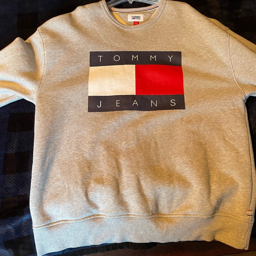 Mens Tommy Hilfiger crewneck sweater size Mens Large